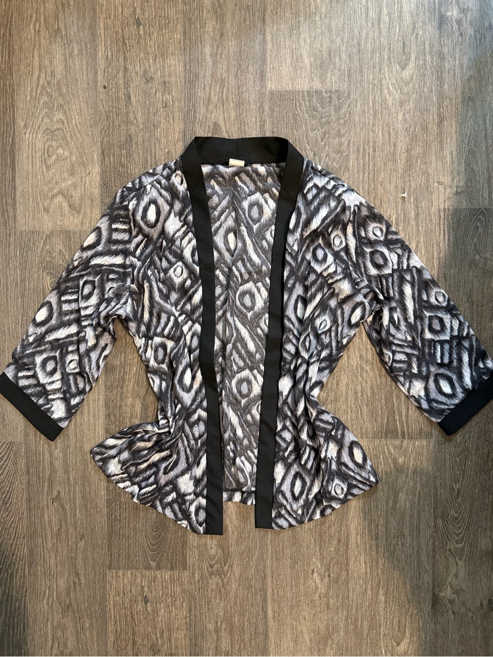 Womens Black & White Printed Open Front Jacket